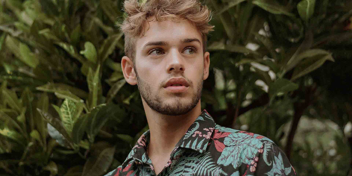 guy_and_leaves